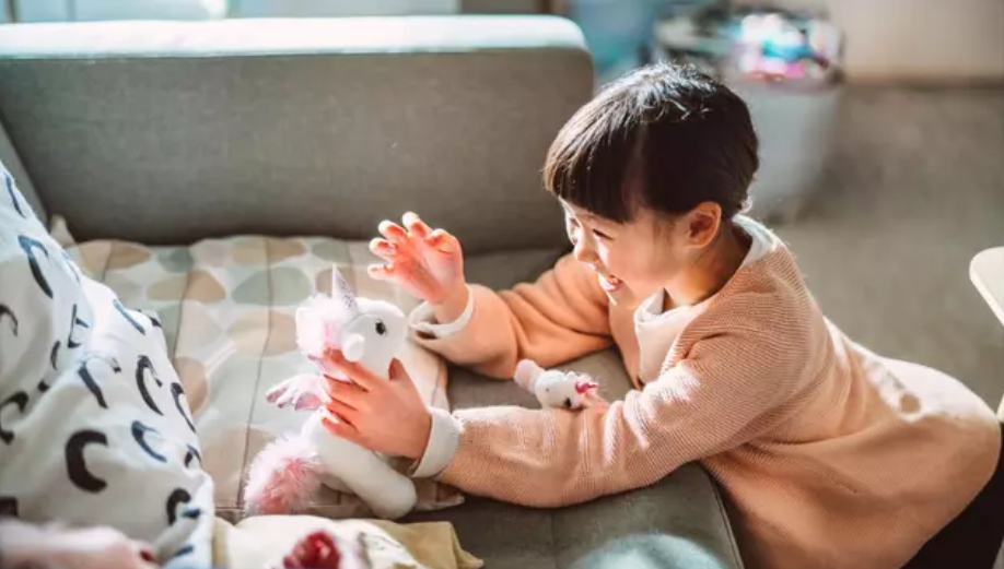 Süni İntellektli Oyuncaqlar Təhlükə mi Yaradır? "Kumma" Ayısı Rəflərdən Geri Çəkildi
